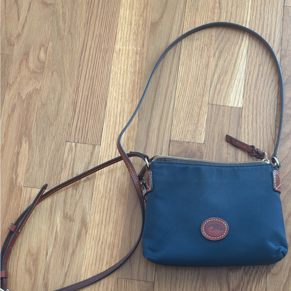 Navy blue small Dooney & Bourke crossbody purses